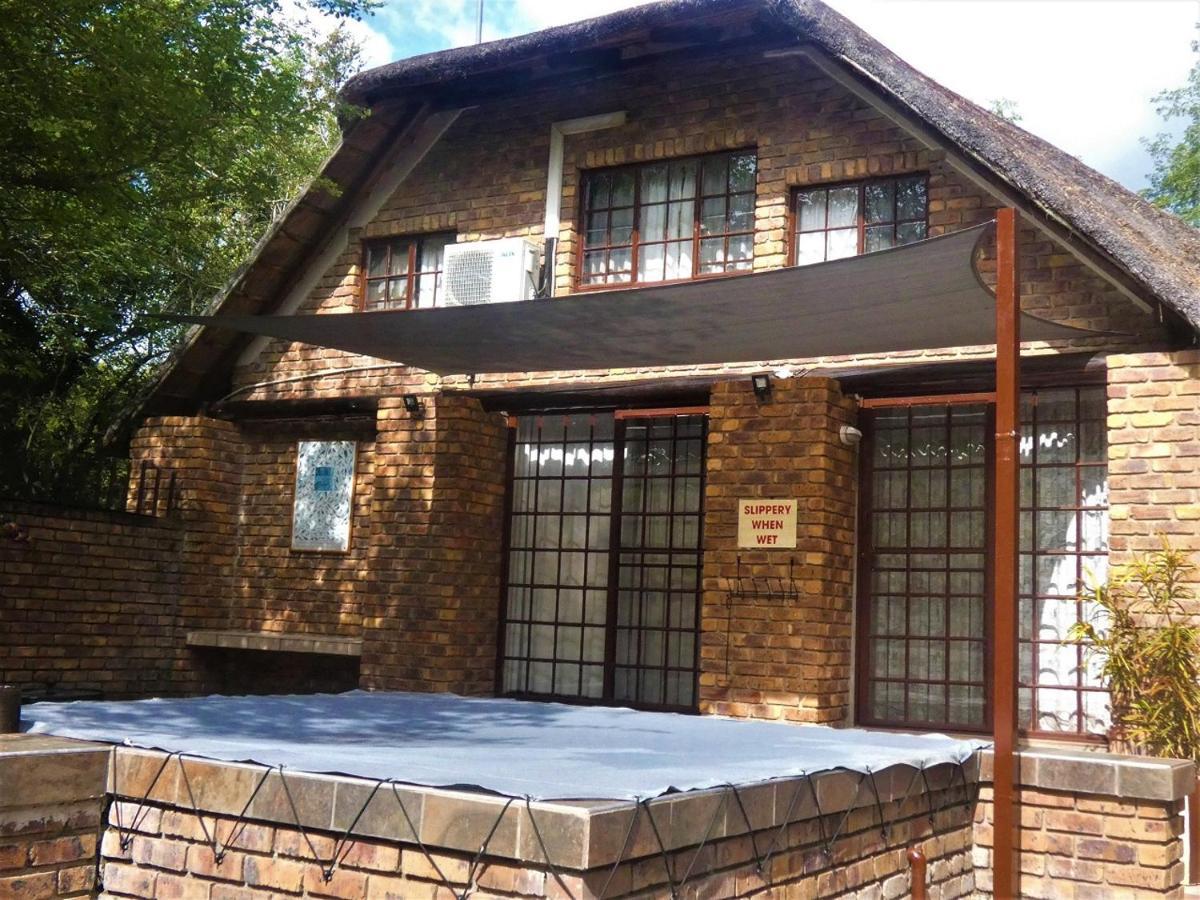 Weltevrede Lodge - Self Catering Houses Marloth Park Dış mekan fotoğraf