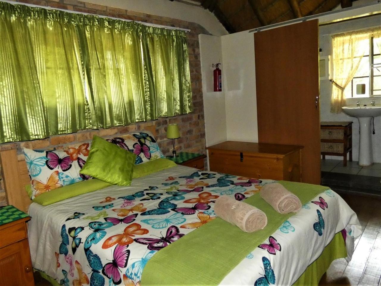 Weltevrede Lodge - Self Catering Houses Marloth Park Oda fotoğraf
