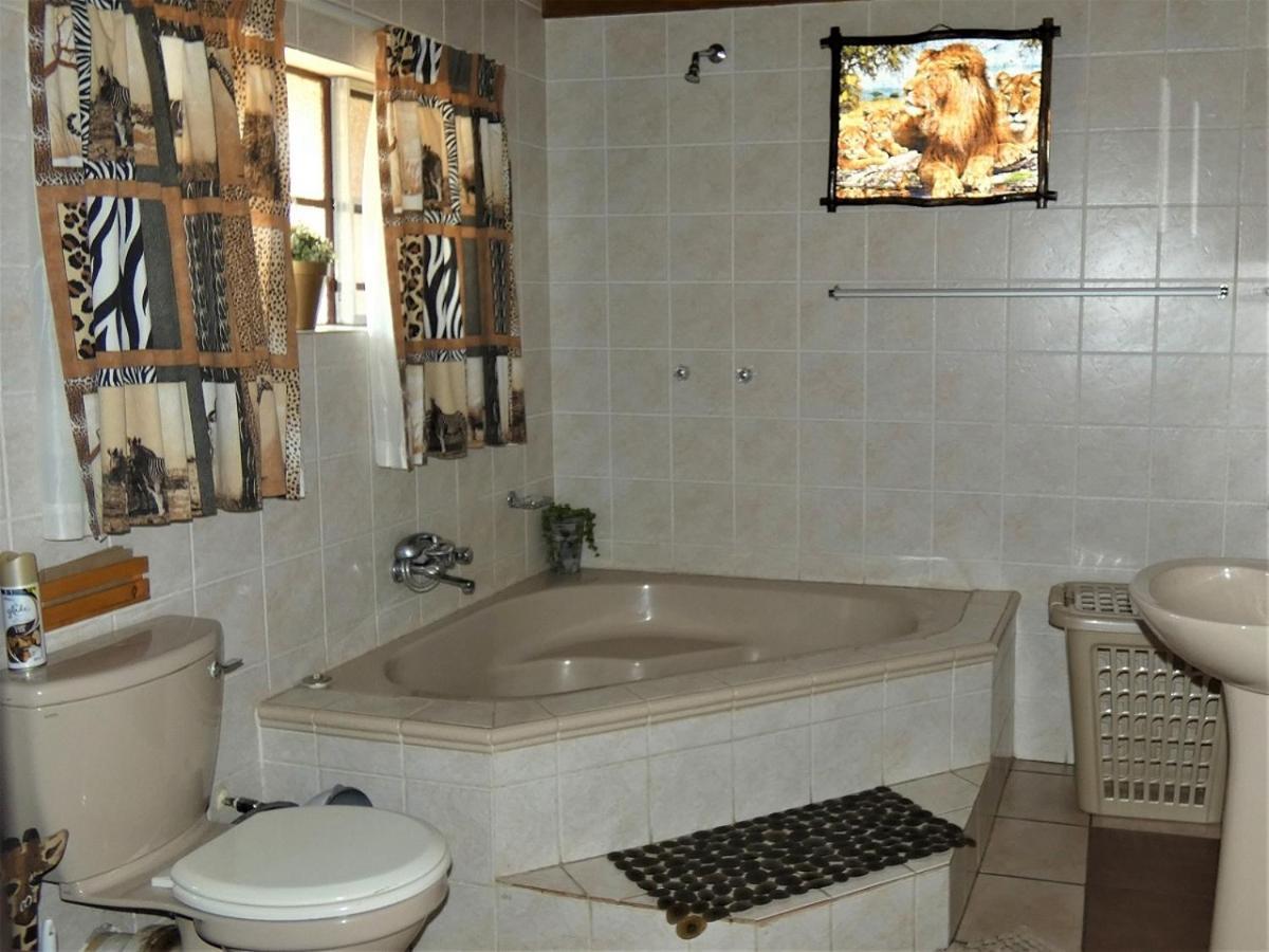 Weltevrede Lodge - Self Catering Houses Marloth Park Dış mekan fotoğraf